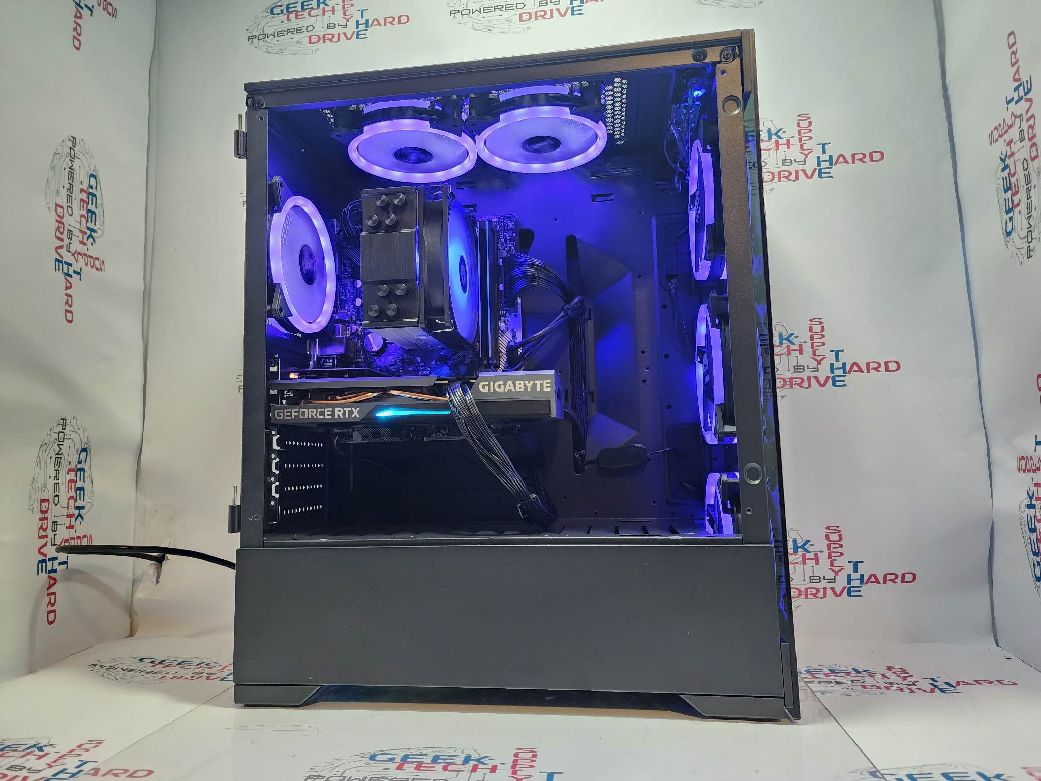 Custom Gaming Desktop PC Ryzen 7 7800X3D 2TB SSD 16GB DDR5 RTX 4060 Black Vog A620M - Geek Tech