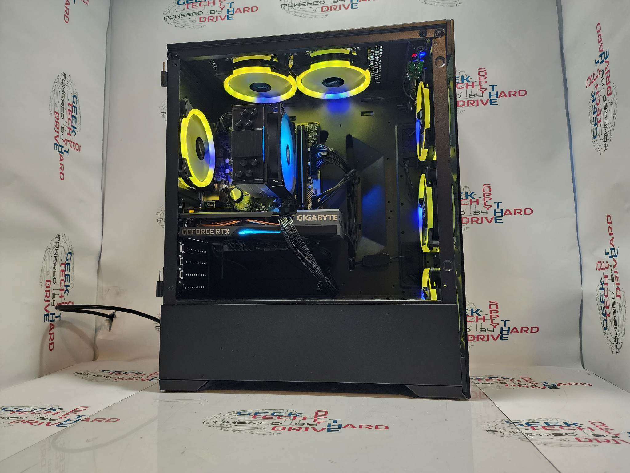 Custom Gaming Desktop PC Ryzen 7 7800X3D 2TB SSD 32GB DDR5 RTX 4060 Black Vog A620M - Geek Tech