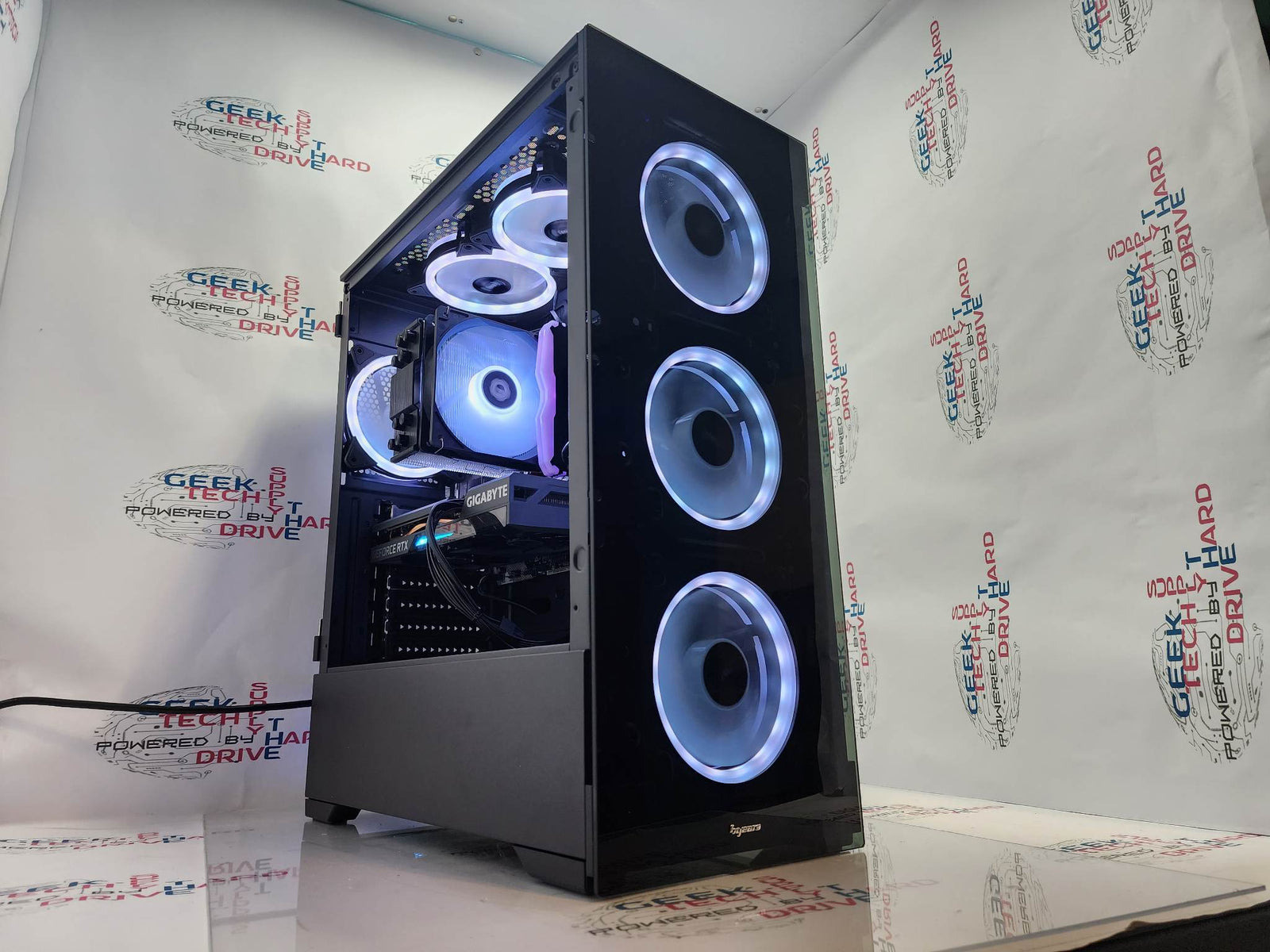 Custom Gaming Desktop PC Ryzen 7 7800X3D 2TB SSD 32GB DDR5 RTX 4060 Black Vog A620M - Geek Tech