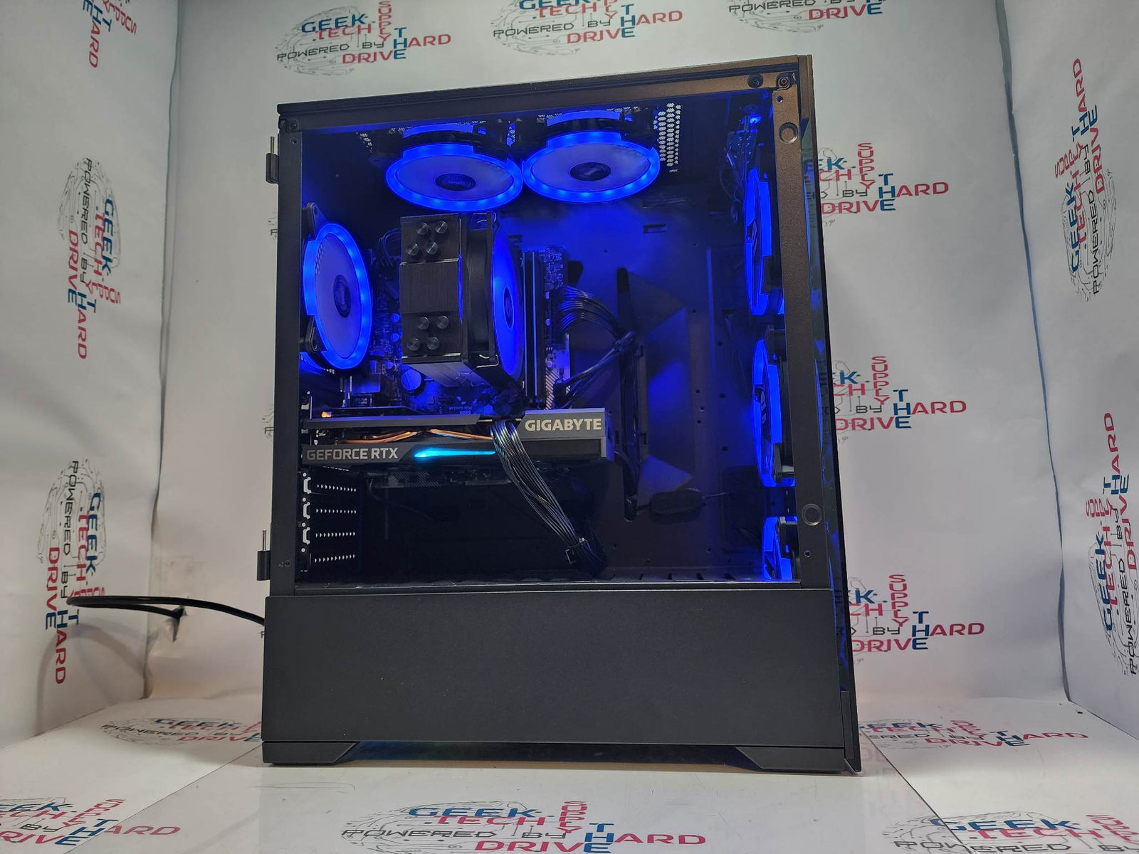 Custom Gaming PC Desktop Computer Ryzen 7 97800X3D 2TB SSD 32GB DDR5 RTX 5060 Black Vog A620M - Geek Tech