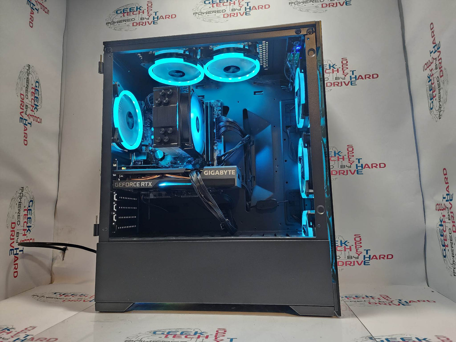Custom Gaming PC Desktop Computer Ryzen 7 97800X3D 2TB SSD 32GB DDR5 RTX 5060 Black Vog A620M - Geek Tech