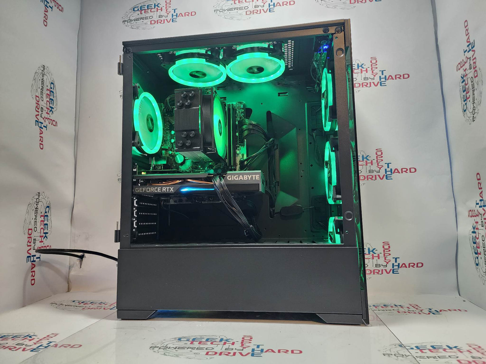 Custom Gaming PC Desktop Computer Ryzen 7 97800X3D 2TB SSD 32GB DDR5 RTX 5060 Black Vog A620M - Geek Tech