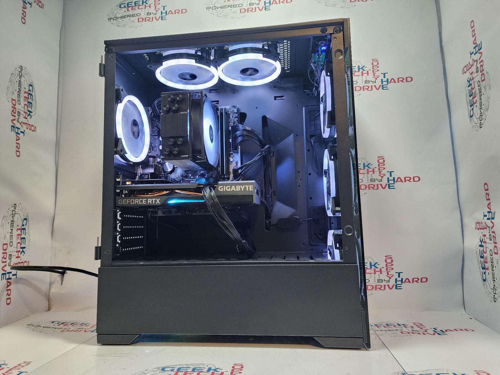 Custom Gaming PC Desktop Computer Ryzen 7 97800X3D 2TB SSD 32GB DDR5 RTX 5060 Black Vog A620M - Geek Tech