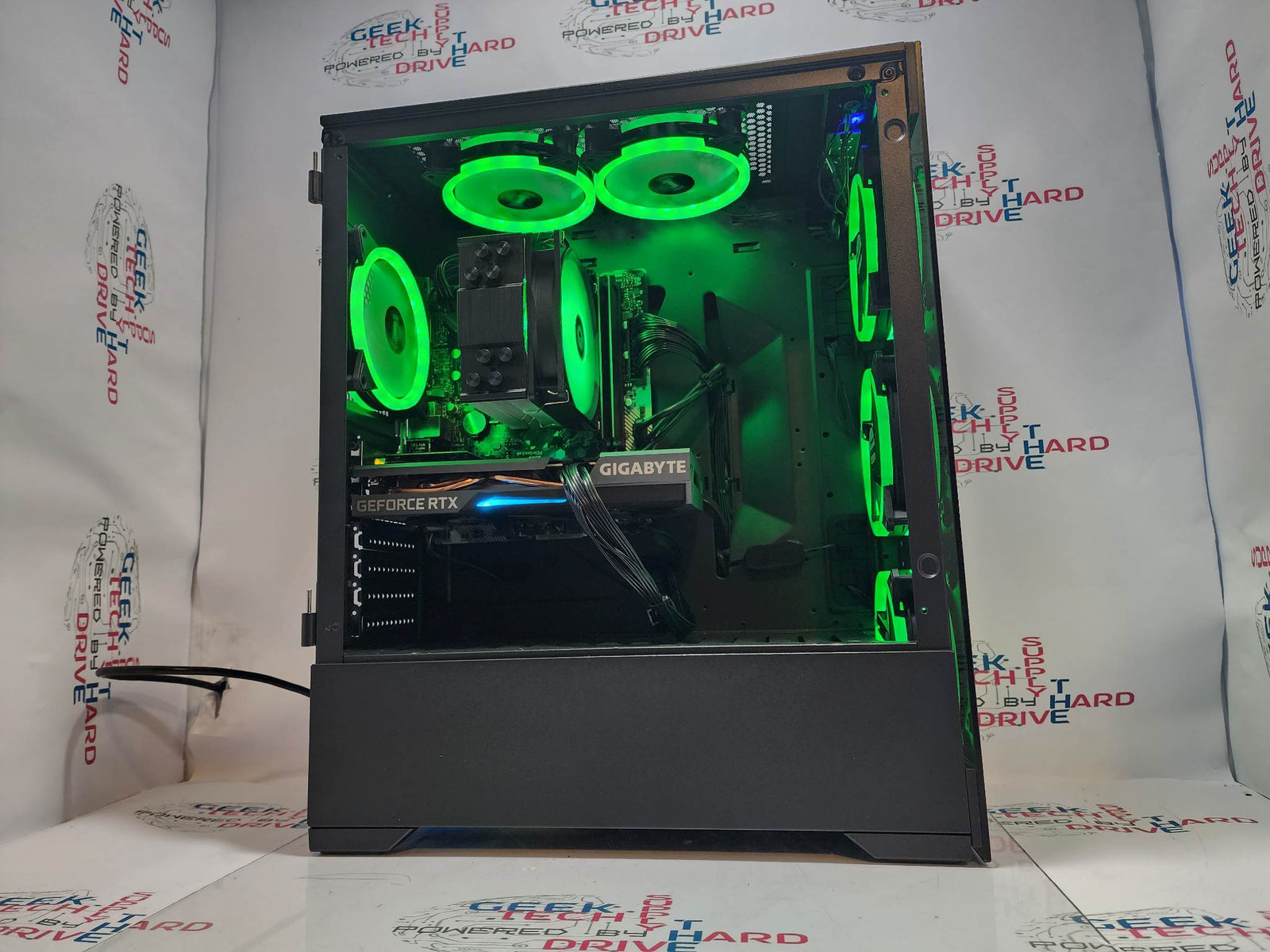Custom Gaming PC Desktop Computer Ryzen 7 97800X3D 2TB SSD 32GB DDR5 RTX 5060 Black Vog A620M - Geek Tech