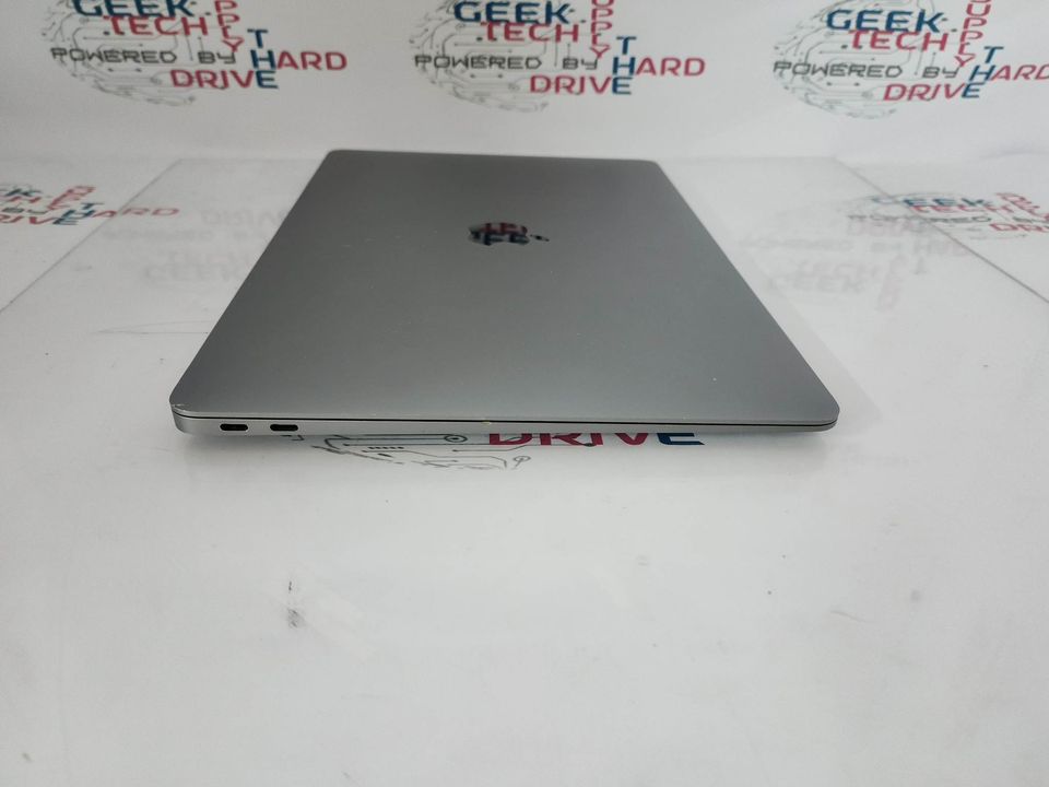 Apple Macbook Air A2179 Retina 2020 i5 500gb SSD Touch ID DDR4 8gb RAM | B Grade - Geek Tech