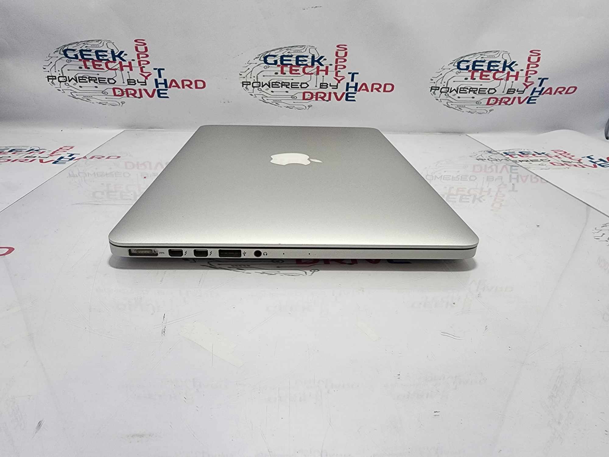 Macbook Pro Early A1502 2015 13in Retina 128gb SSD 8gb RAM Webcam Silver - Geek Tech